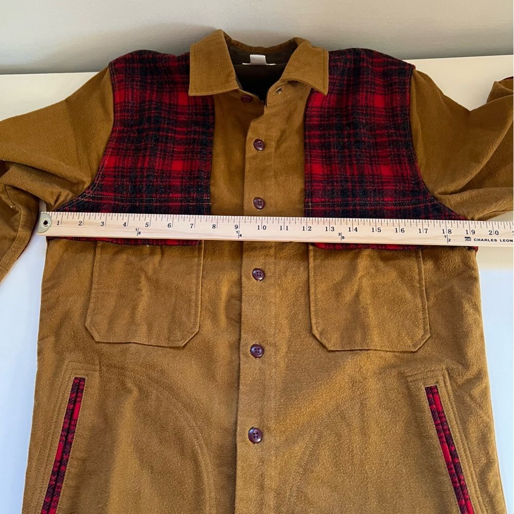 Woolrich shacket Shirt Jacket Buffalo Plaid Patches Size Small Christmas Outdoor - Picture 9 of 10